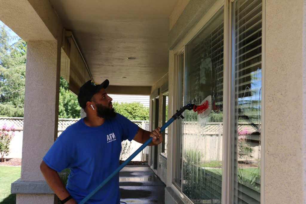 professional window cleaning solution