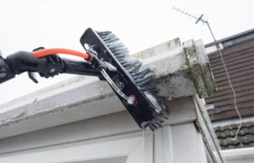 gutter cleaning company near me 002
